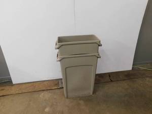 lot 4766 image: 2 Plastic Trash Bins