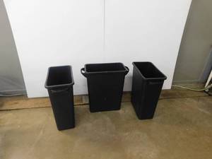 lot 4775 image: Lot Of 3 Black Plastic Trash Bins