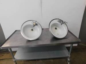 lot 4779 image: Lot Of 2 Residential Bathroom Sinks