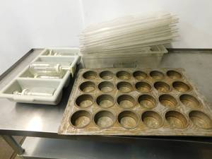 lot 4793 image: Misc. Kitchen Ware