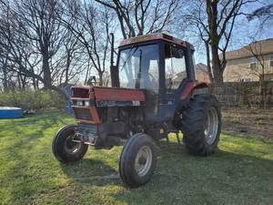 lot 35500 image: 1988 Case IH 885XL Tractor