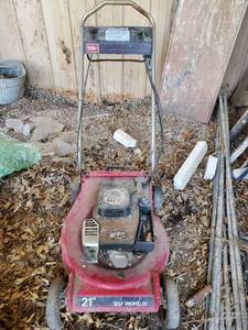 lot 35533 image: 21in Toro Self Propelled Push Mower