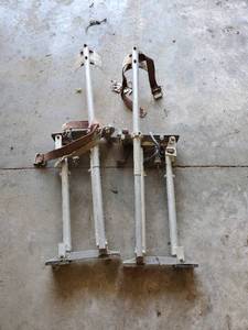 lot 35547 image: (2) Sheetrock Stilts
