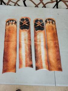 lot 23899 image: 2 sided Paw Printed Socks
