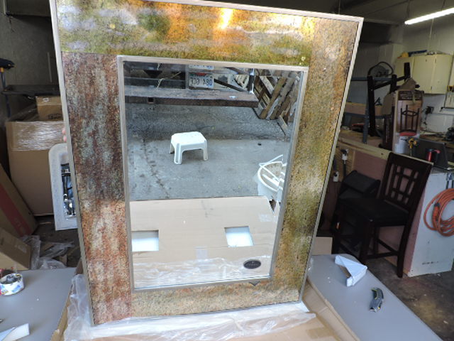 lot 1207 image: MIRROR WFRAME