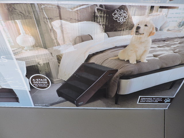 lot 1217 image: PET STAIRS