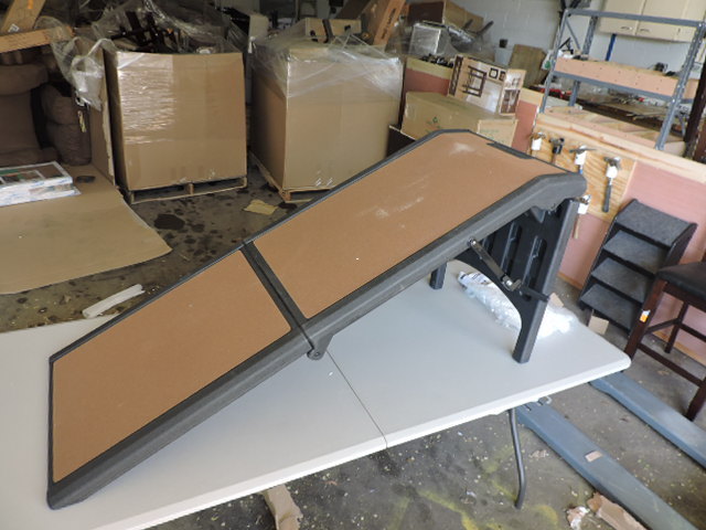 lot 1237 image: PET RAMP