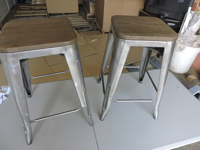 lot 1258 image: (2) BAR STOOLS
