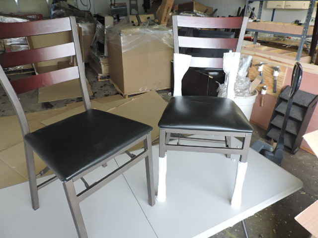 lot 1262 image: (2) FOLDING CHAIRS