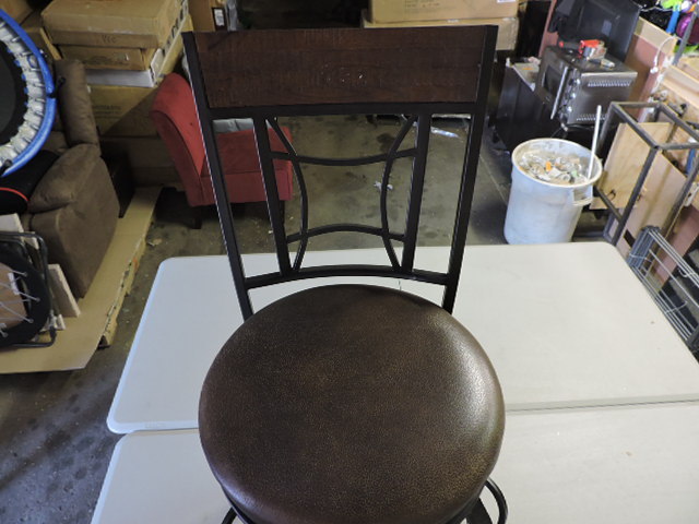 lot 1267 image: BAR STOOL