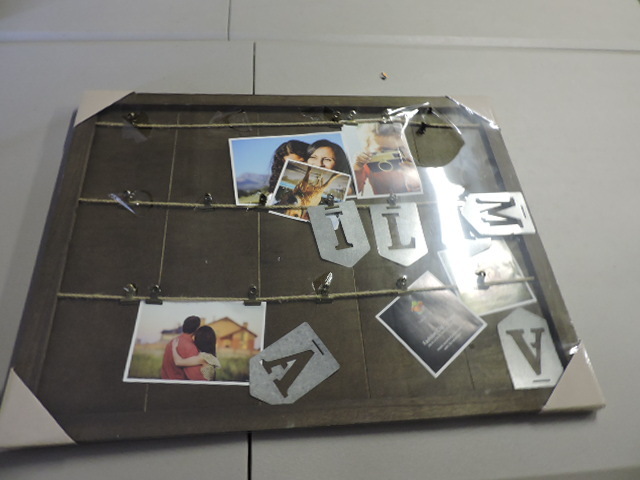 lot 1272 image: PICTURE FRAME
