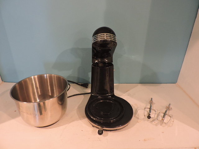 lot 1296 image: MIXER