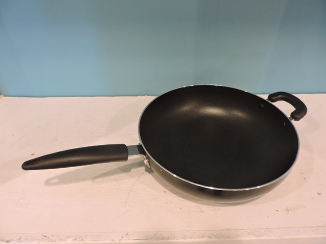 lot 1303 image: SKILLET