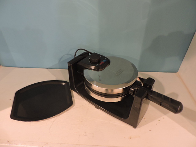 lot 1309 image: WAFFLE MAKER