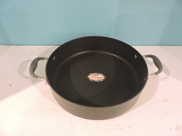 lot 1307 image: 2 PANS