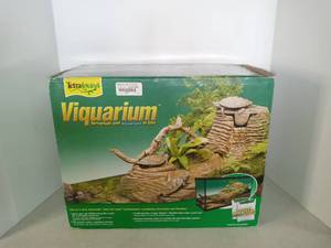 lot 1001 image: Tetra Fauna Viquarium, fits 20- to 55-Gallon Tanks