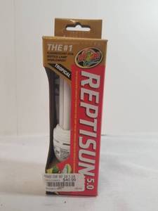 lot 1226 image: Zoo Med Laboratories Reptisun 5.0 UVB Compact Fluorescent Bulb
