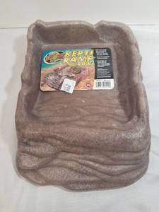 lot 1238 image: Zoo Med Laboratories X-Large Repti Ramp Bowl&nbsp