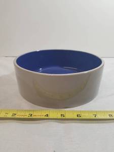 lot 1242 image: Stoneware Crock Pet Dish