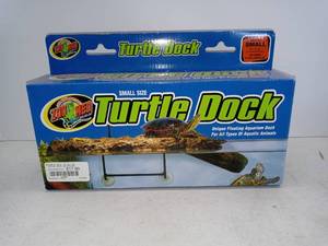 lot 1484 image: Zoo Med Turtle Dock for 10 Gallon Tanks, Small