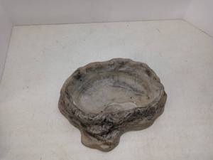 lot 1527 image: A Large Ceramic Soaking Bowl For Reptiles