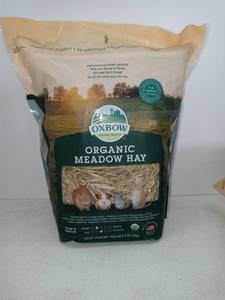 lot 1595 image: Oxbow BeneTerra Organic Meadow Hay, 15-Ounce Bag