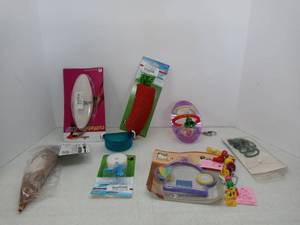 lot 1601 image: Lot Of 10 Assorted Pet Related Products