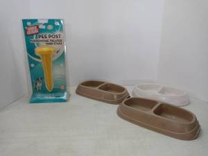 lot 1603 image: Lot Of 4 Dog Related Products 3 Bowls And Pee Post