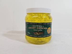 lot 2061 image: Flukers 8-Ounce Cricket Quencher Calcium Fortified