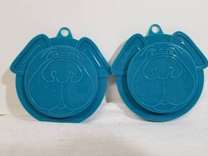 lot 2070 image: Lot of Two PETMATE Pup Top Tray Can Lids. Blue