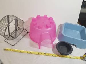 lot 2082 image: Lot of Used Rodent Cage Accessories.