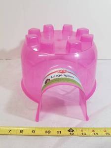 lot 2089 image: Kaytee Large Igloo.
