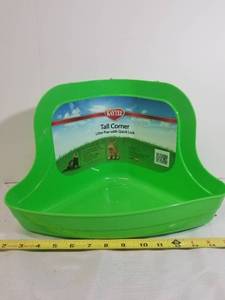 lot 2100 image: Super Pet Tall Corner Litter Pan with Quick Lock, Green