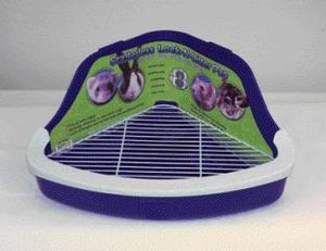lot 2102 image: Ware Plastic Scatterless Lock-N-Litter Small Pet Pan- Purple