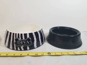lot 2128 image: Loving Pets Milano Diva Zebra Bowl Large, 1.0 CT and Smaller Black Bowl.