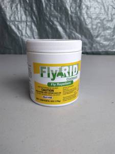 lot 3001 image: Fly Rid Ointment Fly Repellent for Dogs and Horses 60 oz