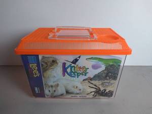 lot 3090 image: Lees Aquarium Medium Kritter Keeper - Orange