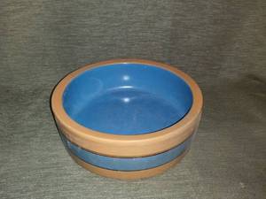 lot 4255 image: Larg Ceramic Feeding Bowl For Animals - Brown and Blue