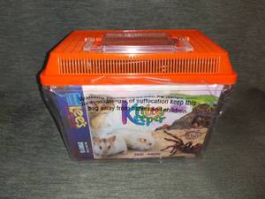 lot 4263 image: KRITTER KEEPER RECTNGLE SM Lees Aquarium - Orange Lid