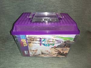 lot 4266 image: KRITTER KEEPER RECTNGLE SM Lees Aquarium - PURPLE LID