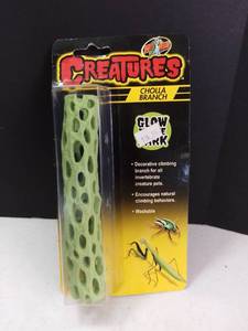 lot 5001 image: Zoo Med Creatures Glow in the Dark Cholla Branch