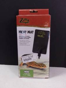 lot 5057 image: Zilla Mini Heat Mat Terrarium Heater