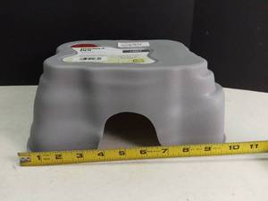 lot 5066 image: Gray Zilla Large Durable Den