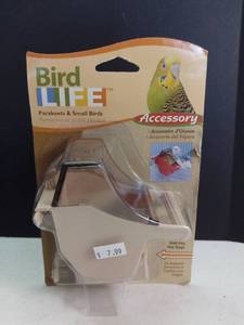 lot 5116 image: Bird Life Parakeet and Small Birds Universal Seed and Water Cup