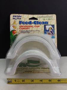 lot 5122 image: Feed-Clean Universal Cup Canopy for Cockatiels and Medium Birds