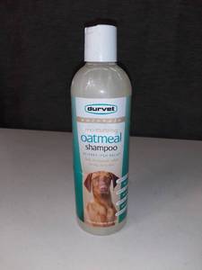 lot 5207 image: Durvet Naturals Moisturizing Oatmeal Shampoo Allergy Itch Relief. 17 oz.
