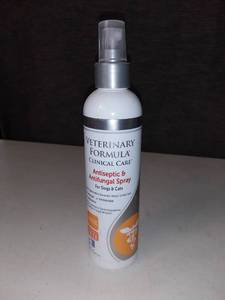 lot 5212 image: Veterinary Formula Clinical Care Antiseptic anc Antifungal Spray For Dogs and Cats. 8 oz