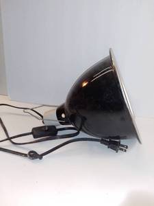 lot 5251 image: Zoo Med Small Pet Black Can Light. Works
