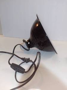 lot 5252 image: Small Pet Black Can Light. Works