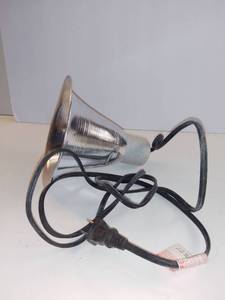 lot 5254 image: Small Pet Silver Can Light. Works